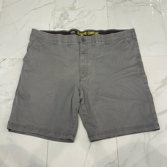 Lee Men's Big & Tall Extreme Motion Flat Front Short - Picture 1 of 6